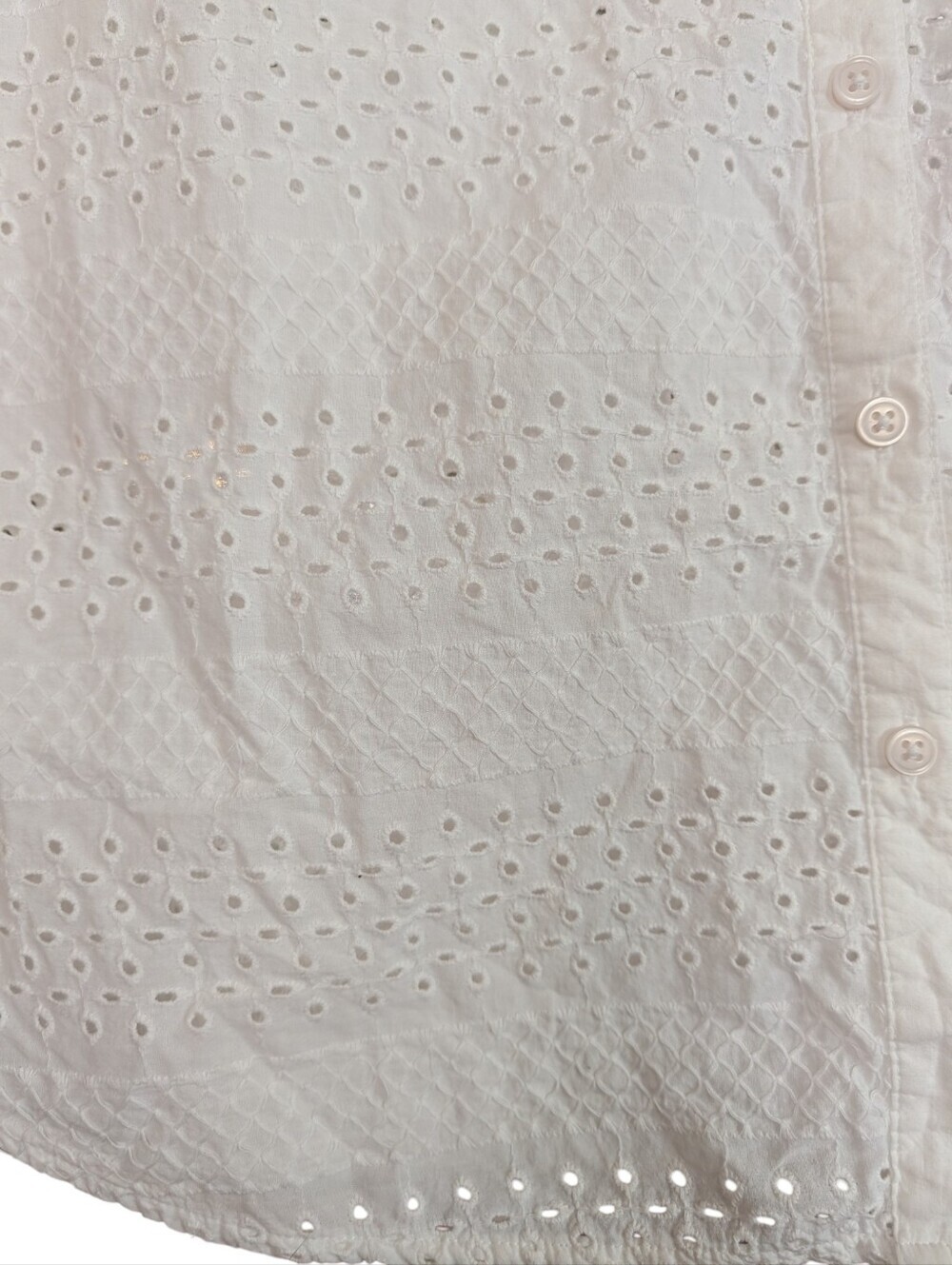Croft & Barrow White Eyelet Embroidered Sleeveless Button Front Cotton Blouse - Picture 4 of 8
